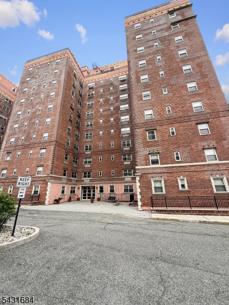 70 S Munn Ave 303