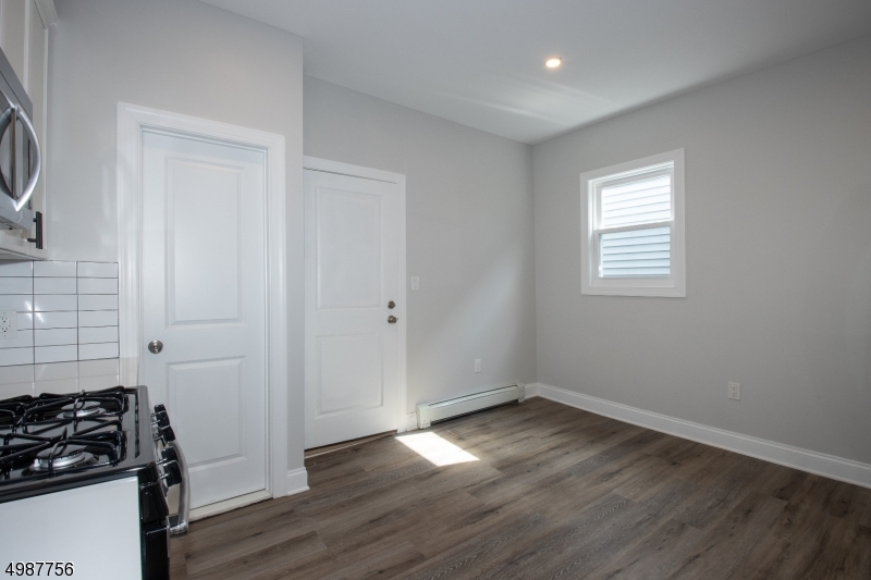 19 Northfield Ave 2R