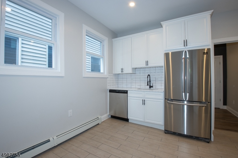 19 Northfield Ave 2R