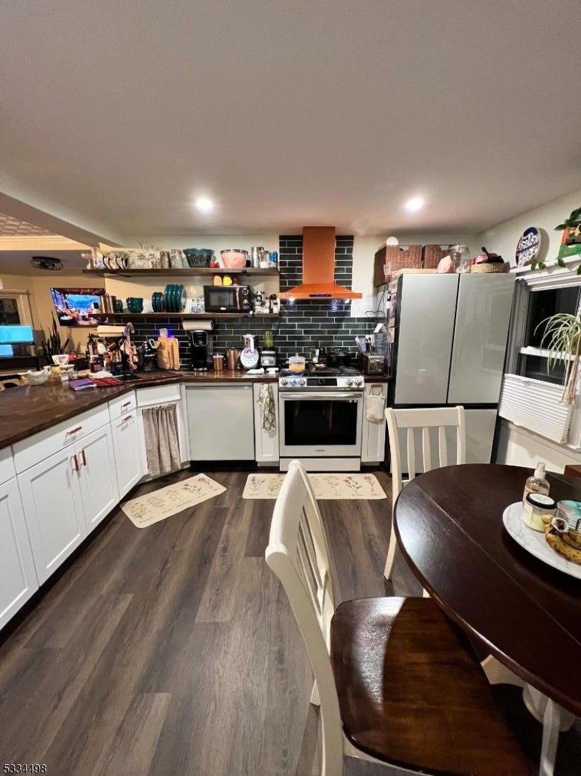 39 Midland Ave 1