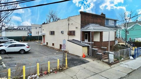 844 Cross St Elizabeth City NJ 07201