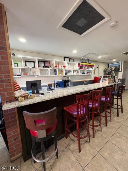 196 Bloomfield Ave
