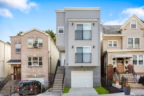 1081 18Th Ave Newark City NJ 07106