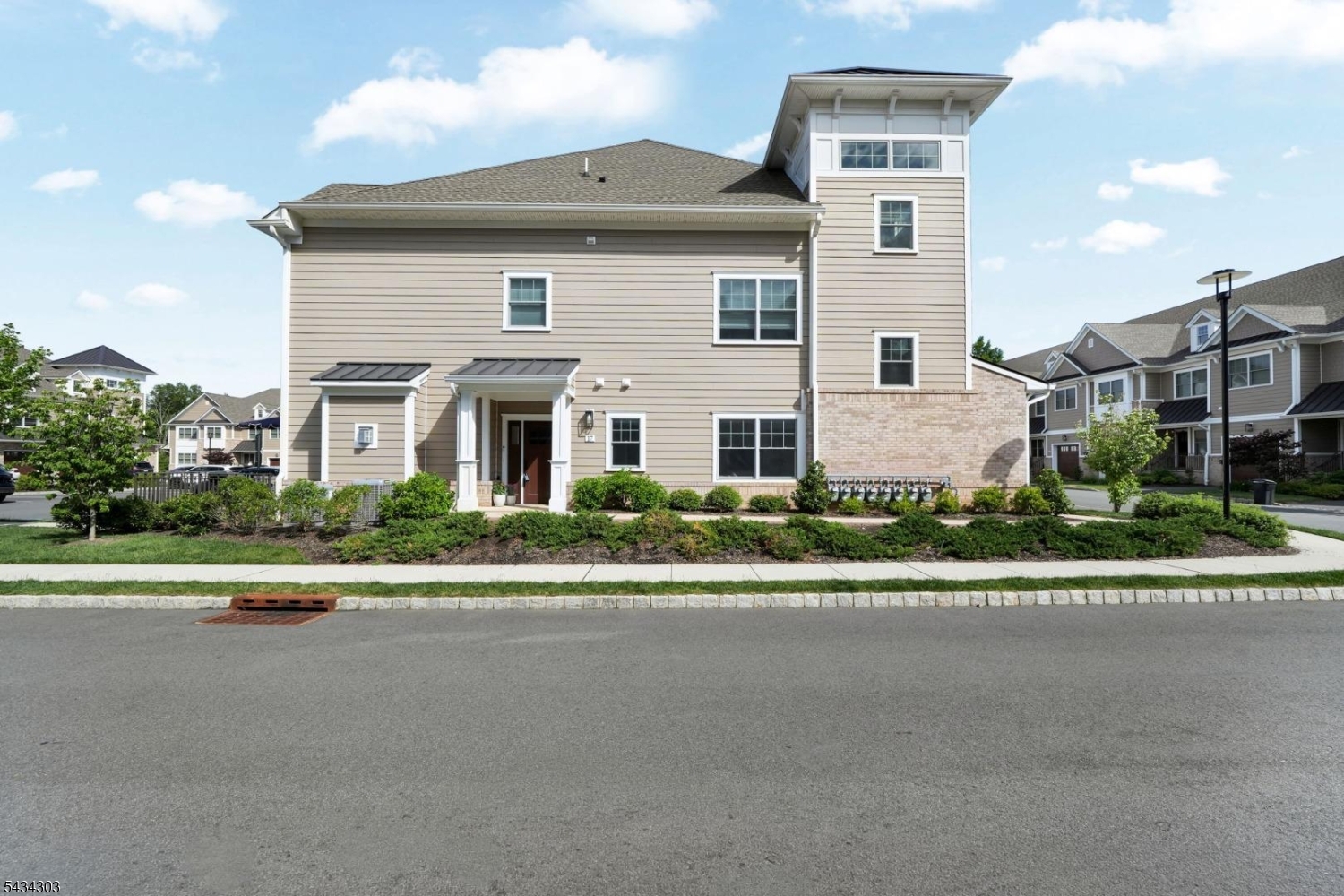 17 Dirlam Dr