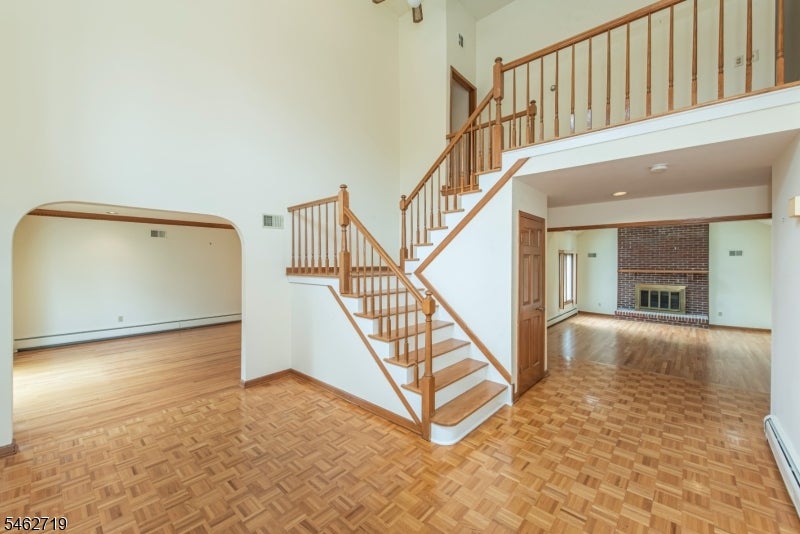 34 Silver Spring Ct