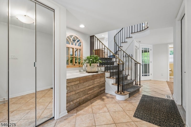 46 Rogers Ave