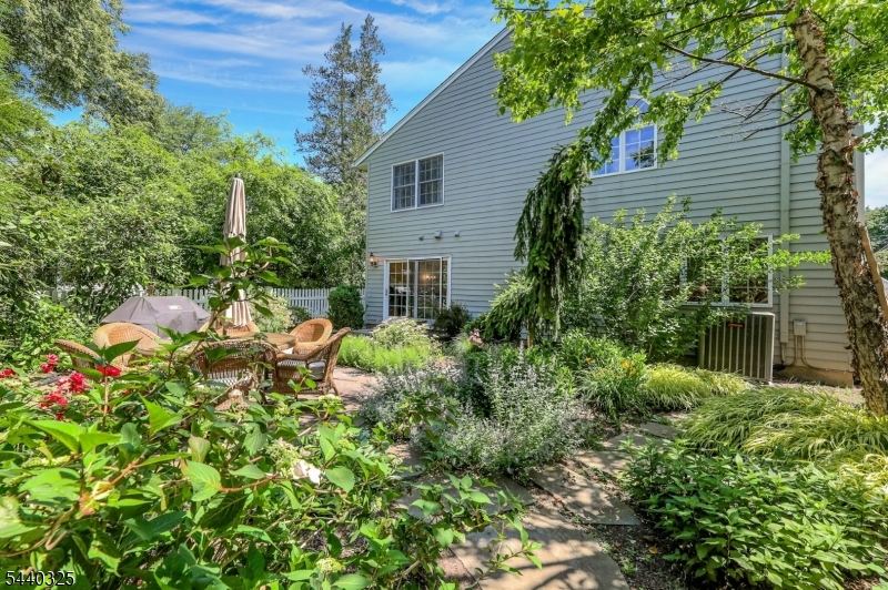 348 Highwood Ave