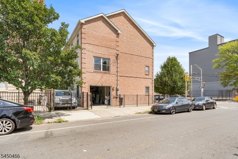 219 Broad St