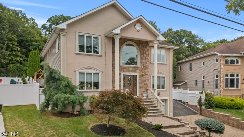142 Highview Dr