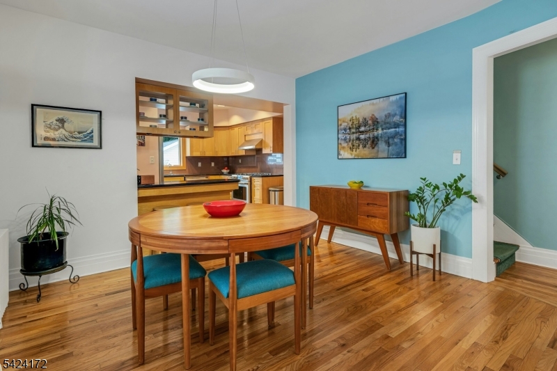 16 Russell Pl