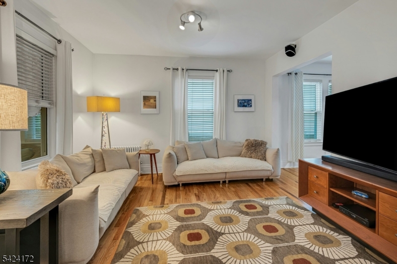 16 Russell Pl