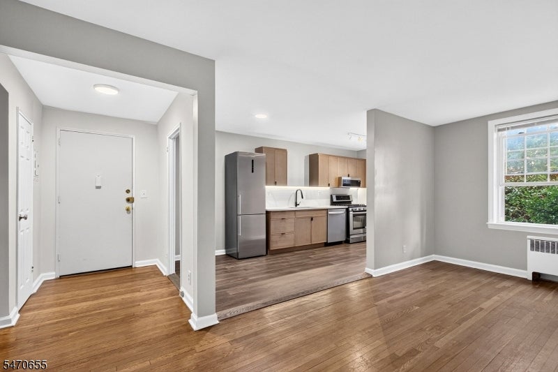 101 Gates Ave E4