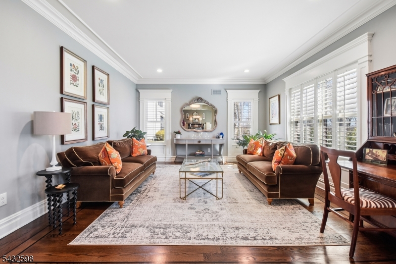107 Longview Ave