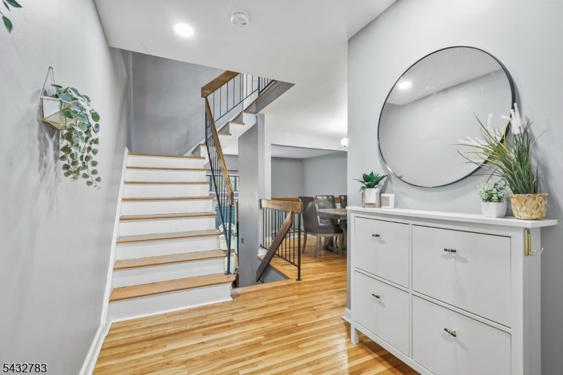 424 Tall Oak Ln