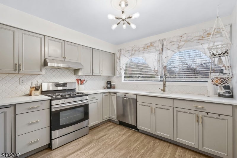 424 Tall Oak Ln