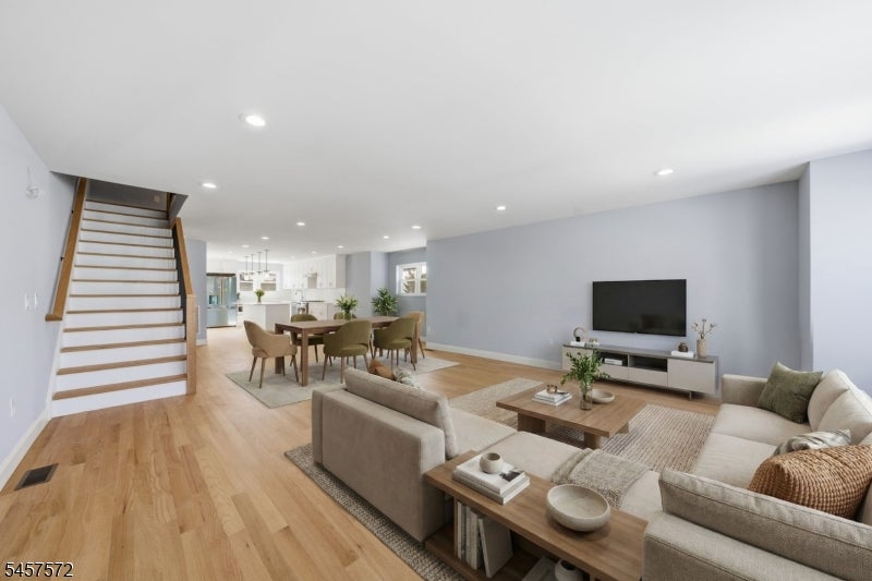 60 Dewitt street b