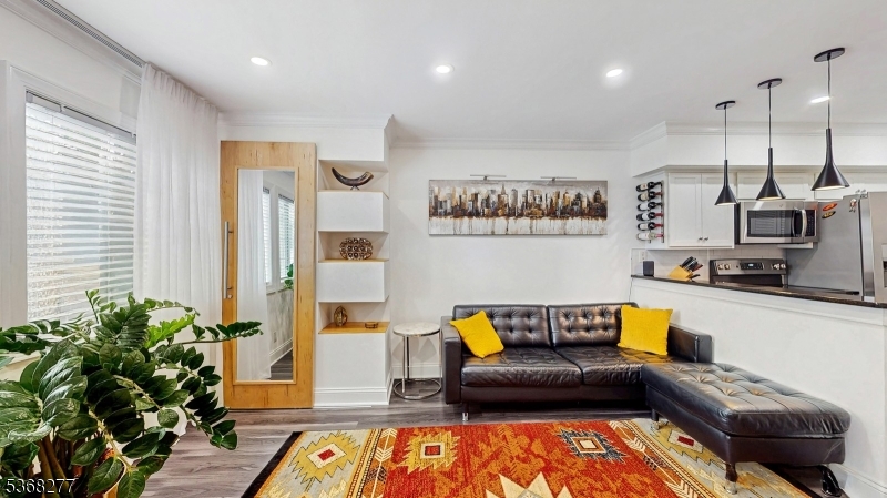12 Cortland Lane