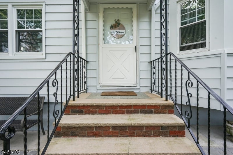 15 Oak Ridge Ave
