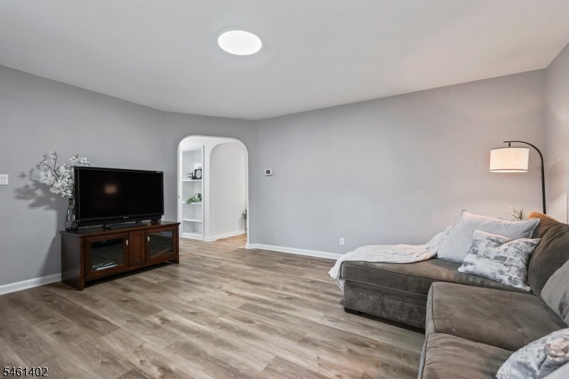15 Oak Ridge Ave