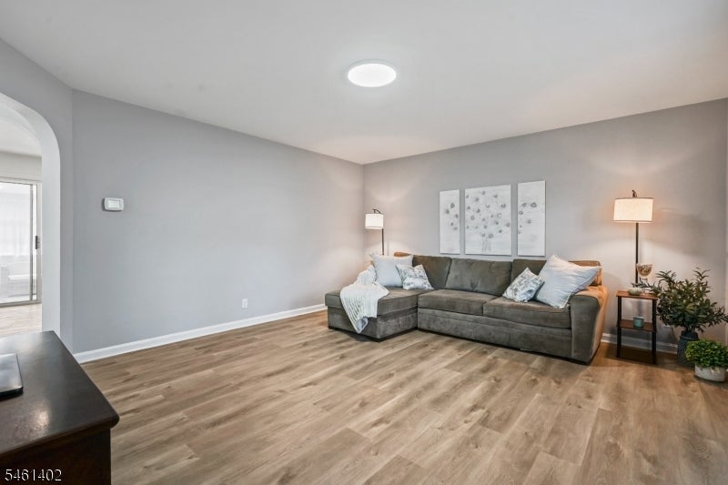 15 Oak Ridge Ave
