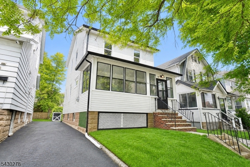 65 E Almira St