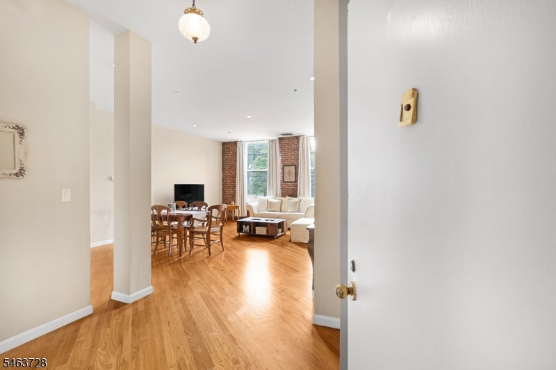 220 Main St 203