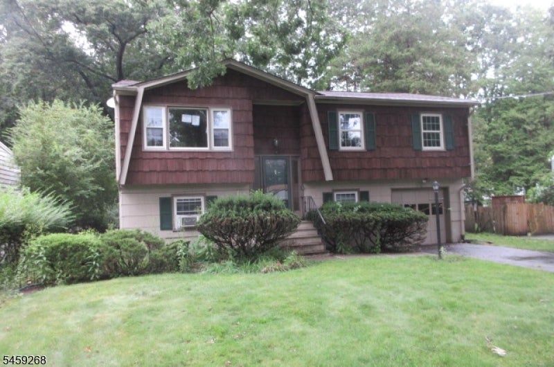 13 Roanoke Ave