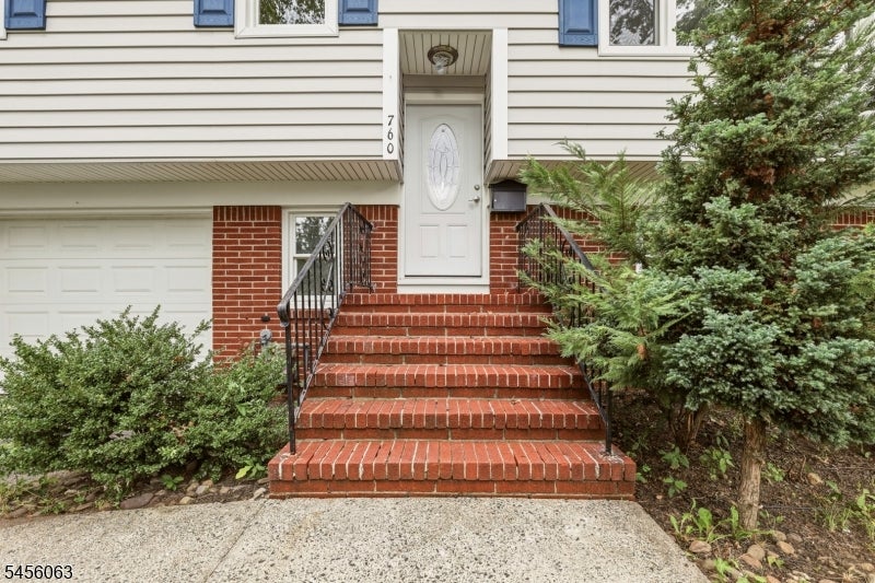 760 Harrison Ave