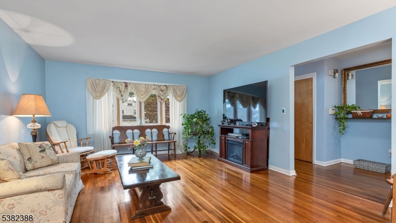 77 Parkside Rd