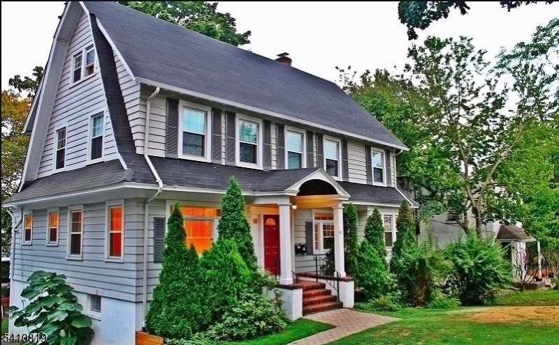 821 Bloomfield Ave 2