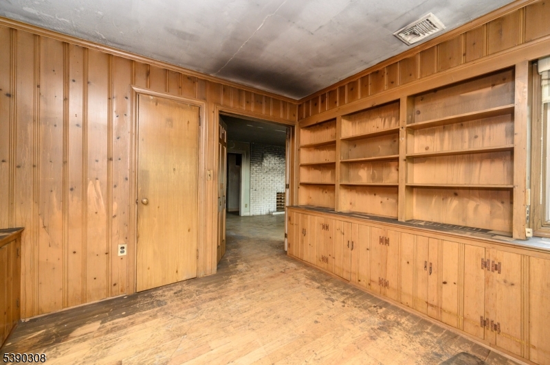 865 Norgate Dr