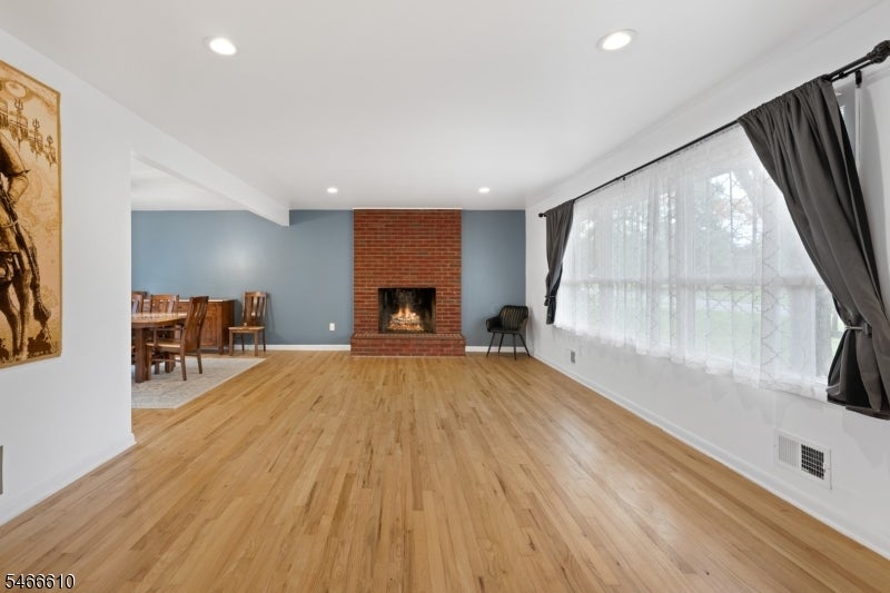 41 Jamestown Rd