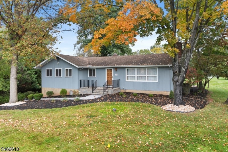 41 Jamestown Rd