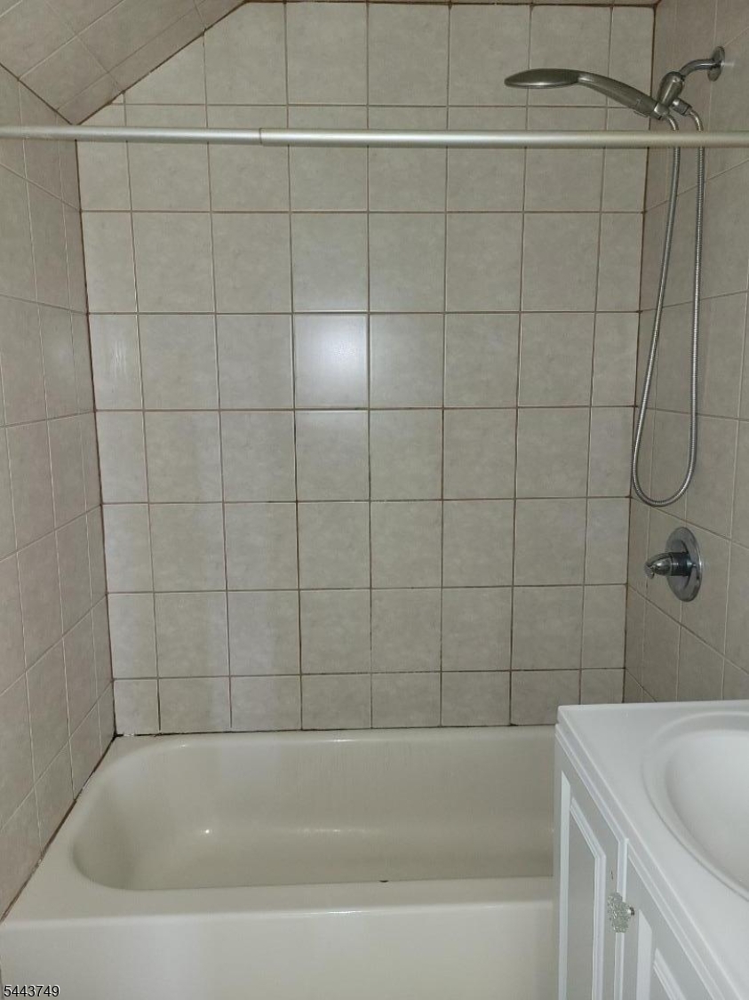 44 King St apt 3