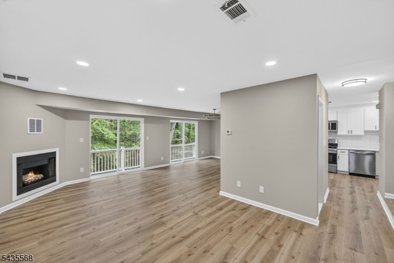 32 Woods Edge Dr
