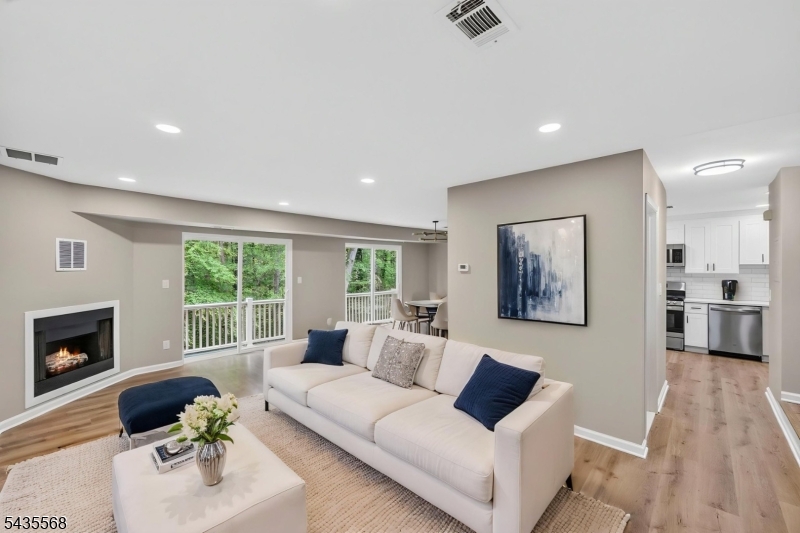 32 Woods Edge Dr