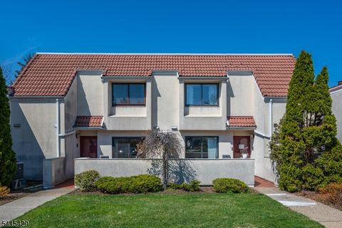 48 Musano Ct 48 West Orange Twp. NJ 07052