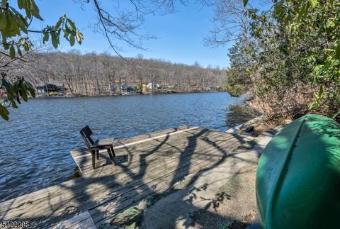 27 Middle Road Bloomingdale Boro NJ 07403