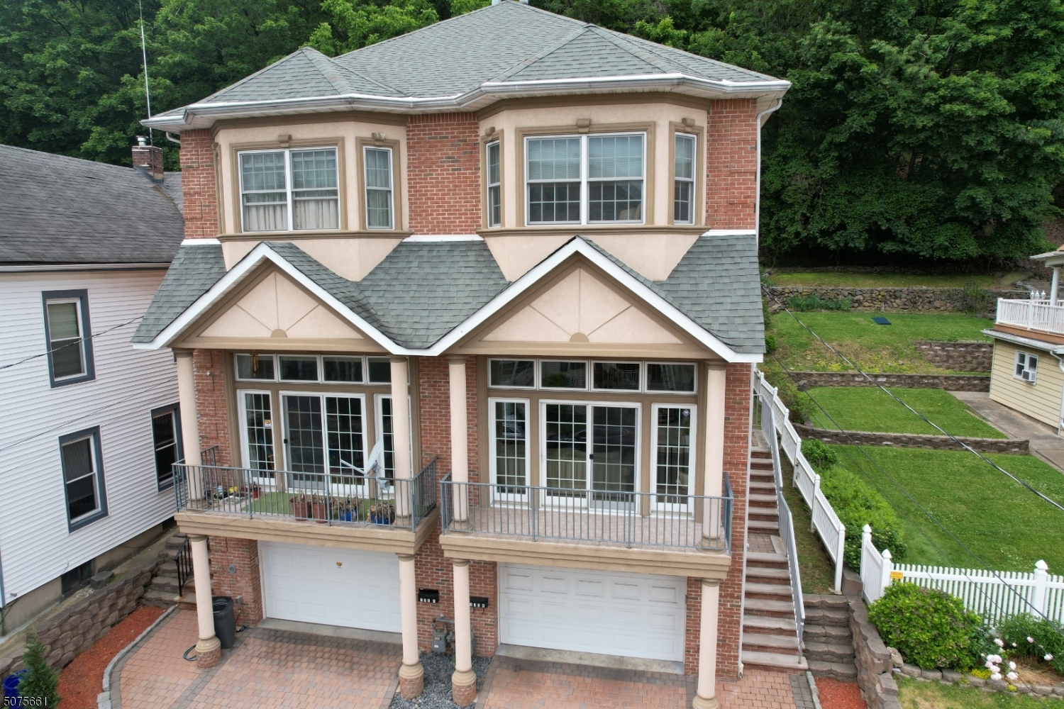 388 Undercliff Ave B
