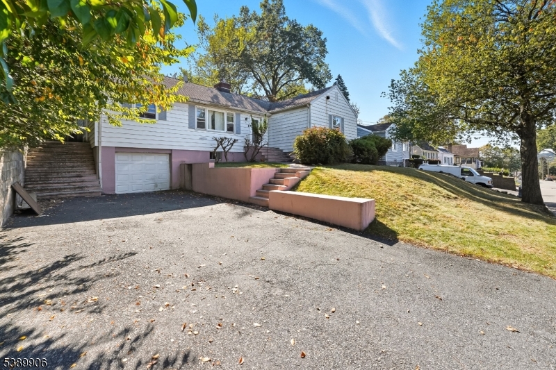 34 Fitzrandolph Rd