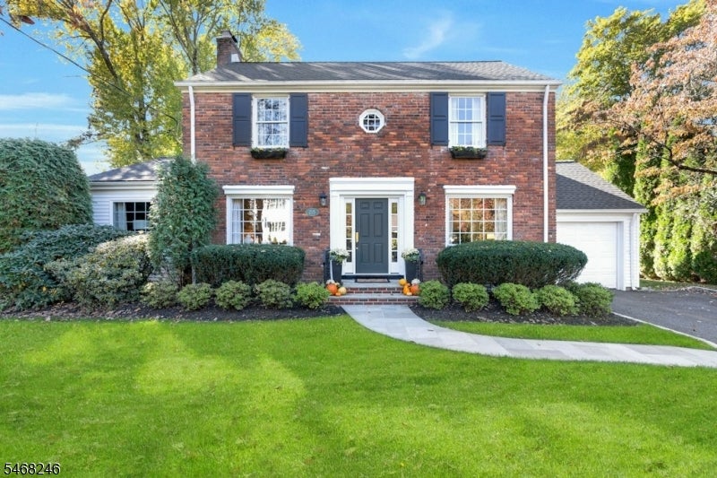 215 Longwood Ave