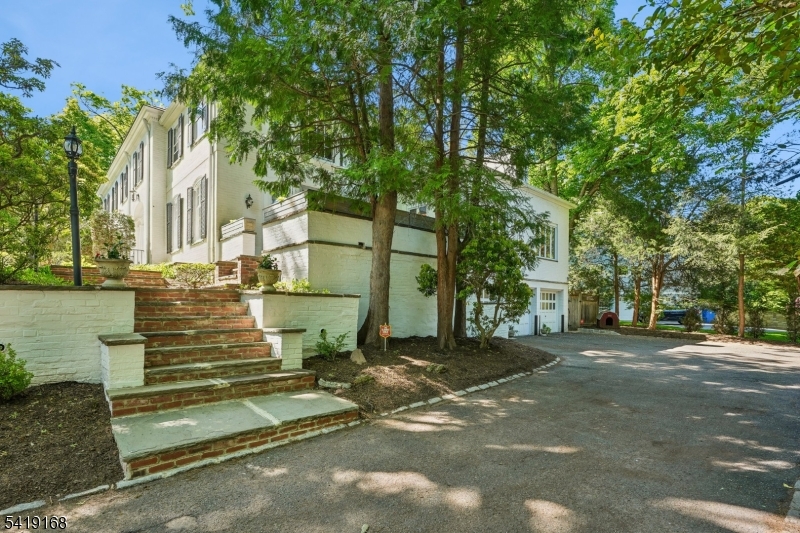 343 Forest Rd