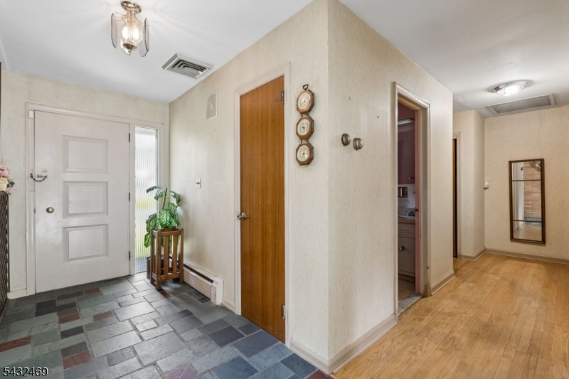 12 Clover Ct