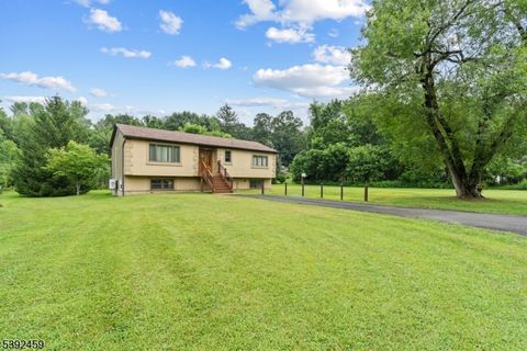 Photo of 9 Old Rudetown Rd, Vernon, NJ 07462 (MLS # 3993557)