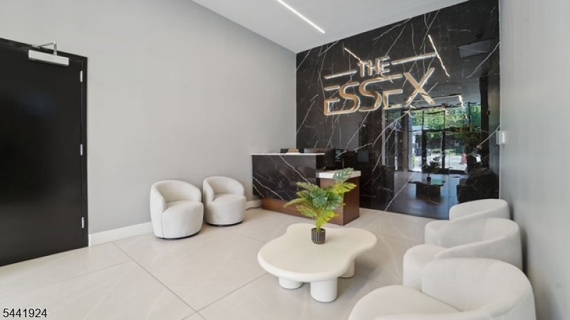 100 Washington Ave 525