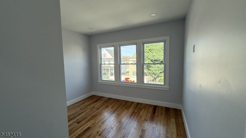 41 Knapp Ave 2