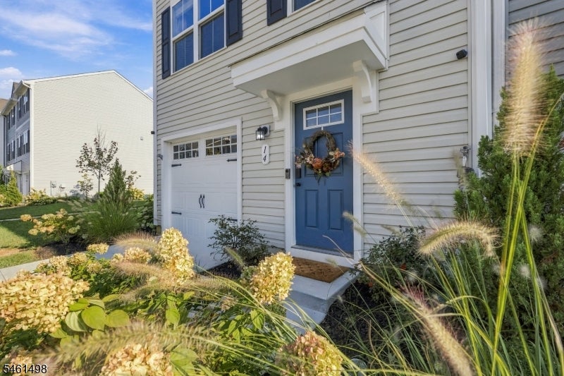14 F Floyd Ave