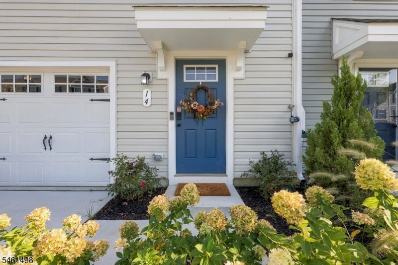 14 F Floyd Ave