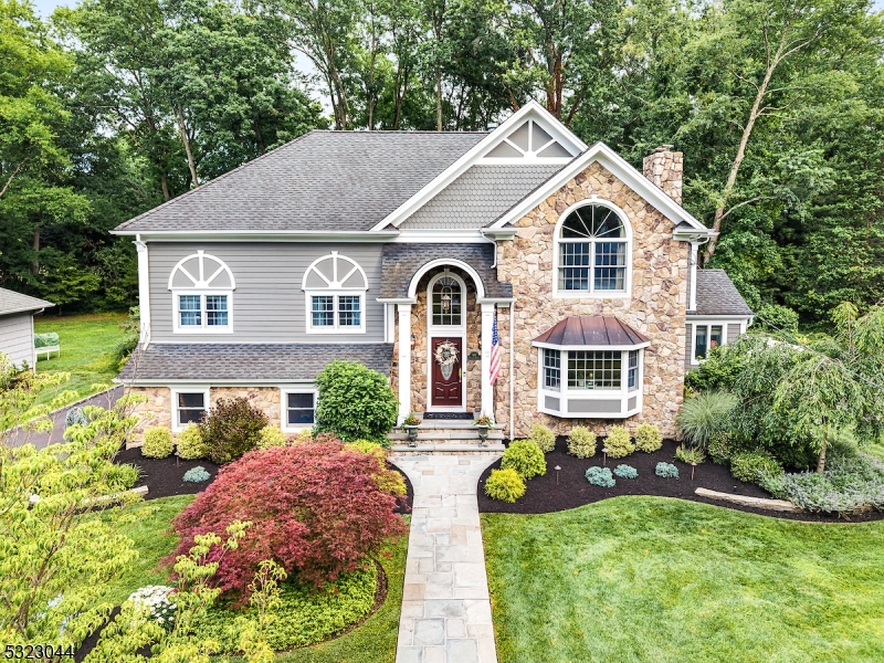 881 Village Green