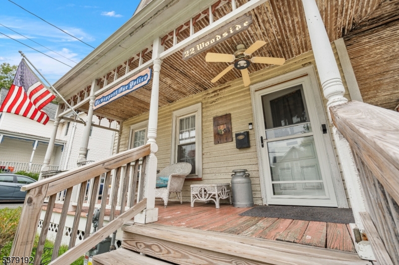 22 Woodside Ave